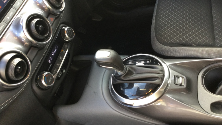 Nissan Juke 1.0 DiG-T 114 N-Connecta 5dr DCT Petrol Hatchback